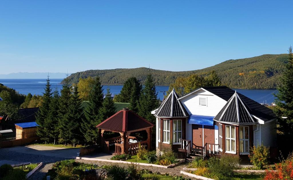 Flagman Hotel Listvyanka — Hotel in Poselok Nikola
