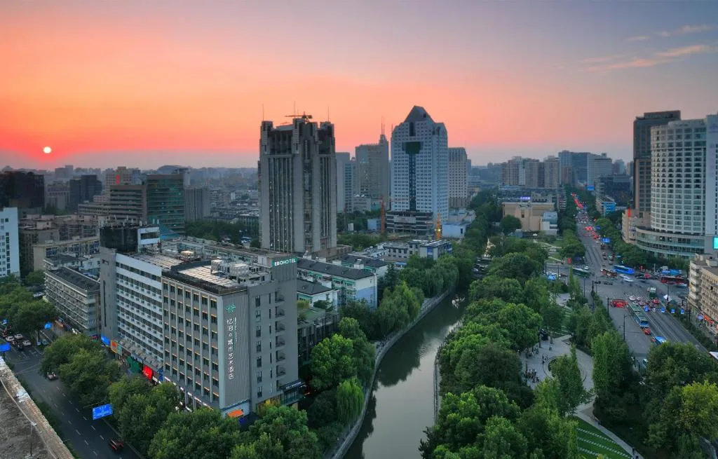 EBO Hotel Hangzhou Wulin - 5 mins drive to the West Lake, hotel in Hangzhou