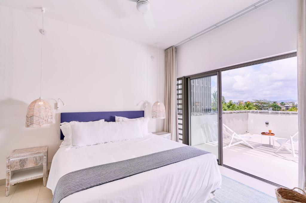 Les Estivales Beachfront Suites & Penthouses by LOV photo