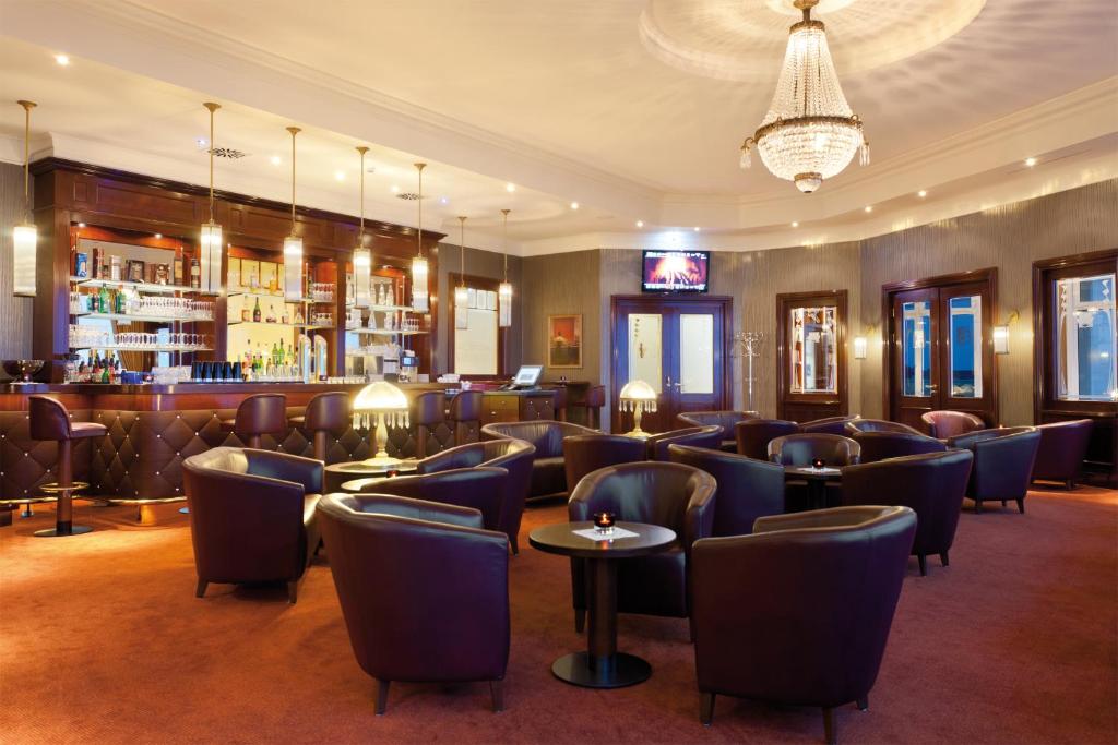 Bar/ Salón