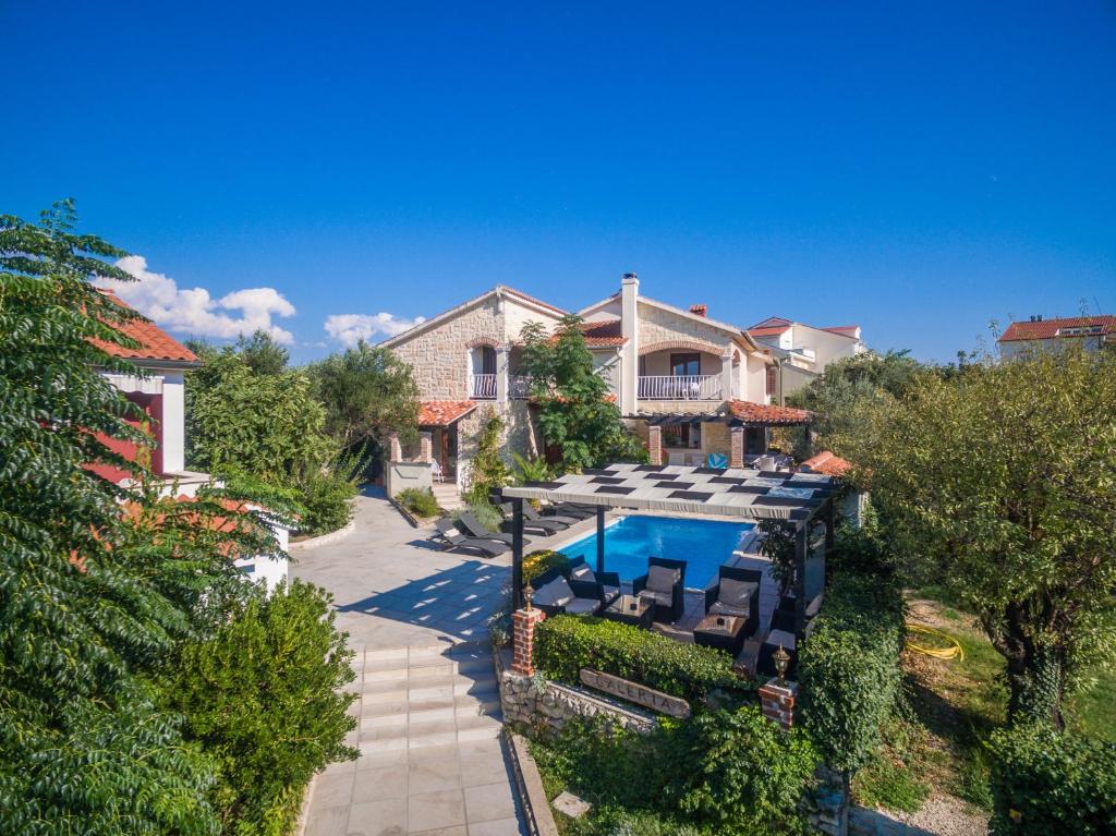 Apartments and Rooms Marina Bok — Hotel in Novalja