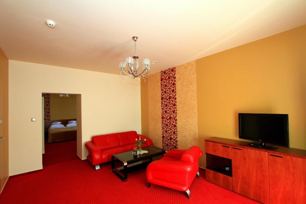 2. Hotel Ry..