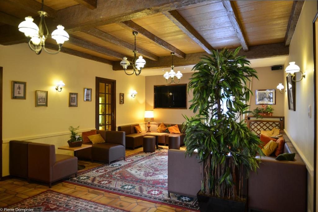 Lobby, Hotel Saint-Georges in Saint-Jean-de-Maurienne