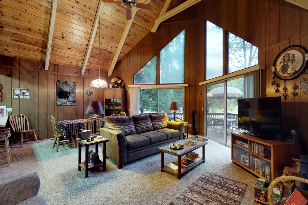 Bears Meadow, Arnold