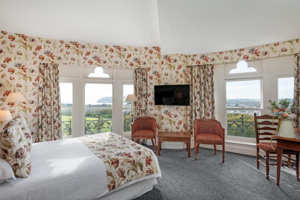 Duke Of Cornwall Hotel - photo 2