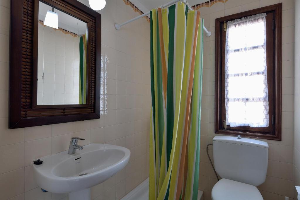 3BR Beach House - Solarium & Shower Terrace photo