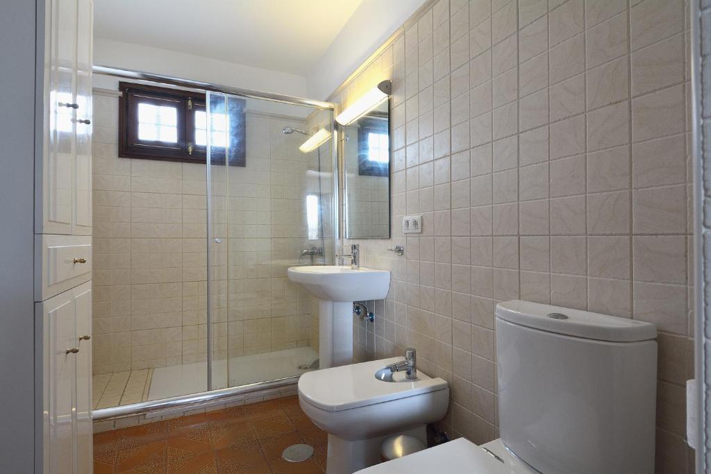 3BR Beach House - Solarium & Shower Terrace photo