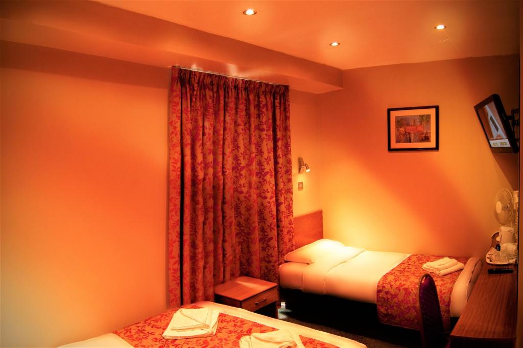 Westbury Hotel photo