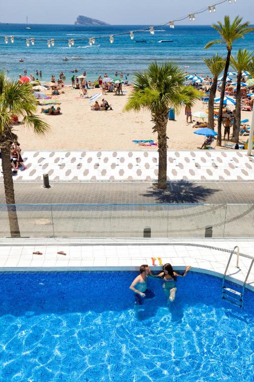 Hotel Brisa — Swimming pool in Benidorm, Valencian Community