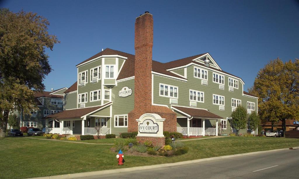 Ivy Court Inn and Suites — Hotel in South Bend (IN)