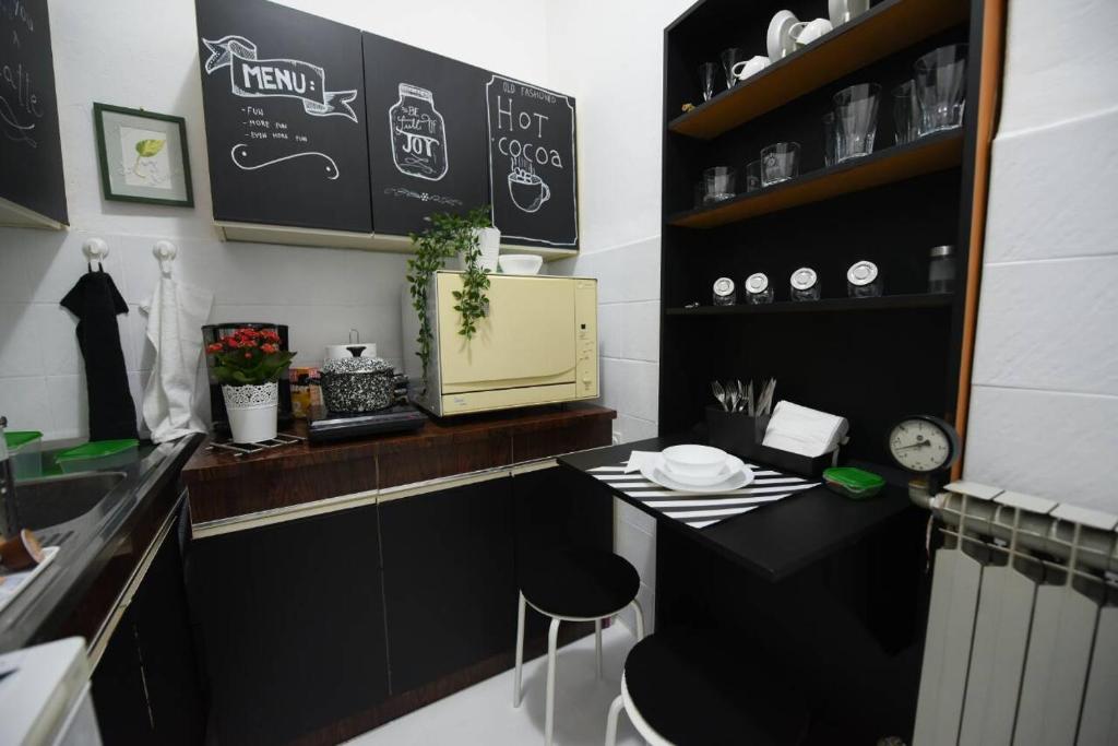 Apartment Living Colors - 5
