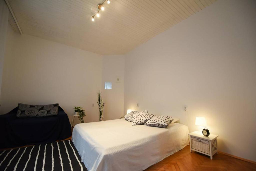 Apartment Living Colors - 2