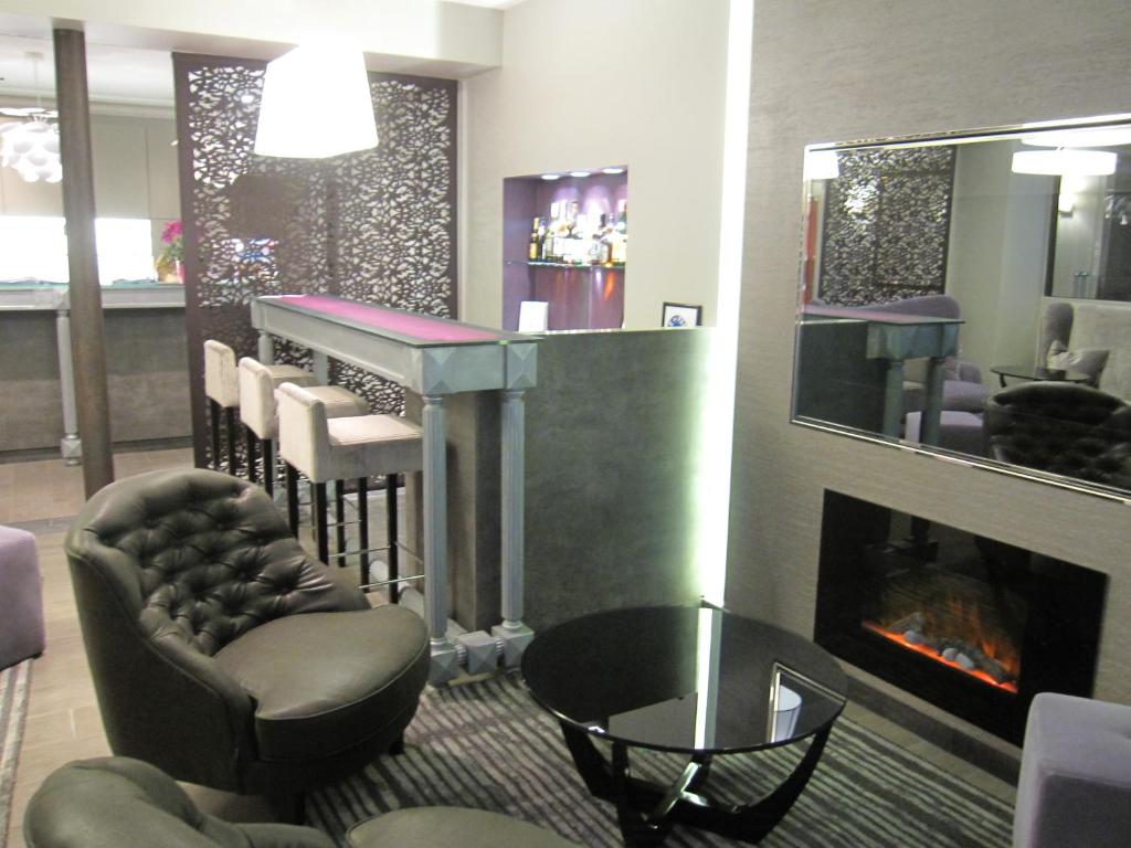 Harvey Hotel photo