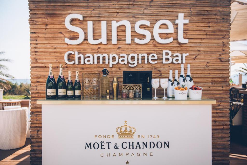 Bar/lounge