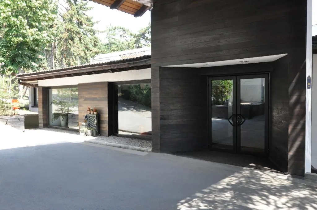 Hotel Simpo Pržar，位于弗拉涅的酒店