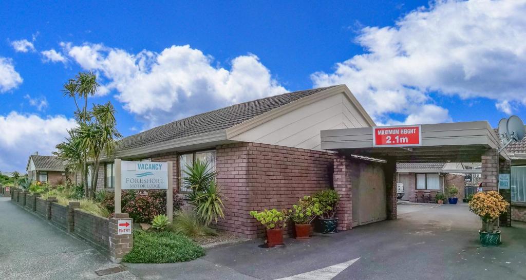 Foreshore Motor Lodge photo