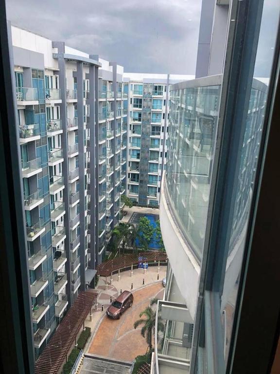 H&M  One Palmtree Villas