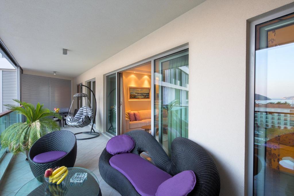 Premier LUX apartment photo