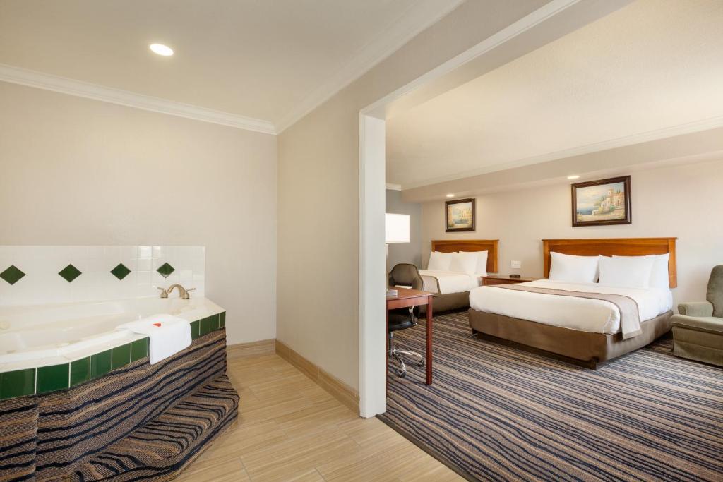 Days Inn By Wyndham Eureka Ca Photo 20