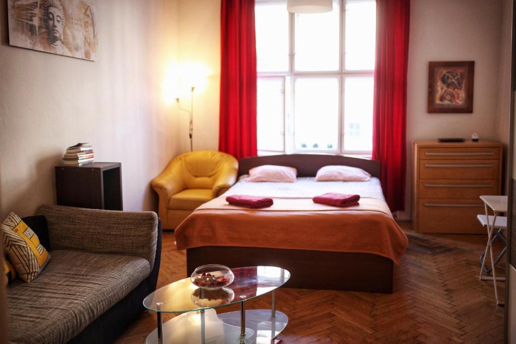 3 Br Airy Spacious 80m2 Apt In Dt Wbath Apartment In Praha -