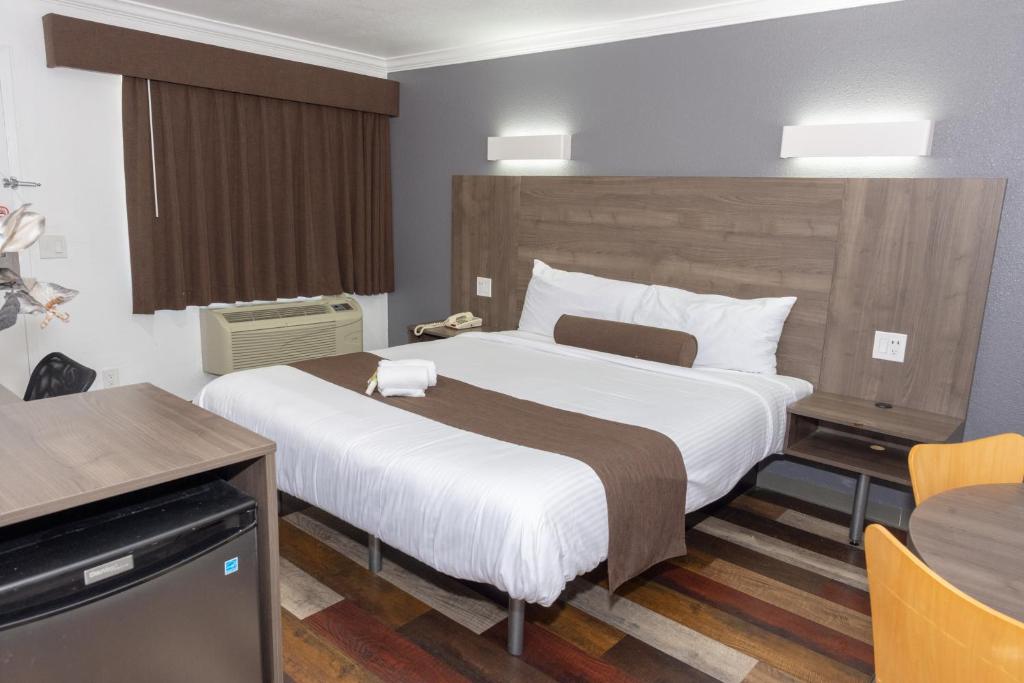 Value Inn Bellflower photo