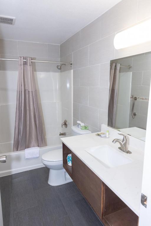 Value Inn Bellflower photo