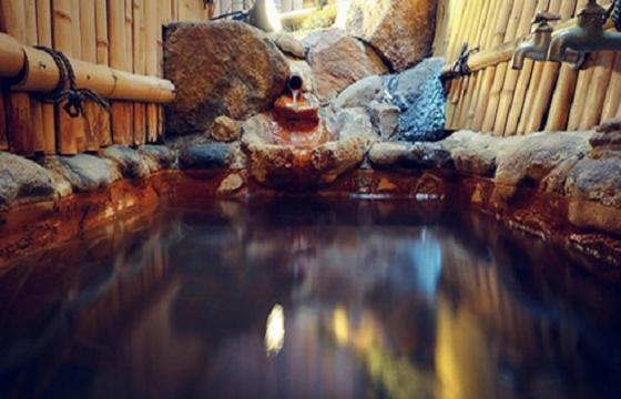 Hot spring bath, Nozaru Hostel in Nagano