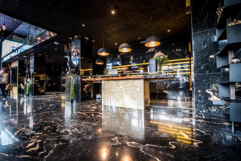 H Hotel - Adults Only