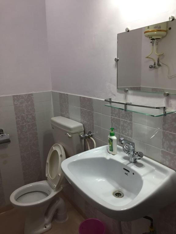 2 AC Rooms with Kitchen & Lounge near Ganges photo