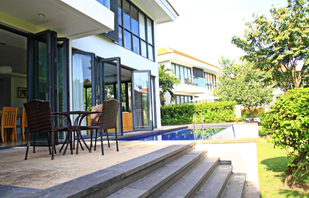 Kim's Ocean view Villa Danang photo