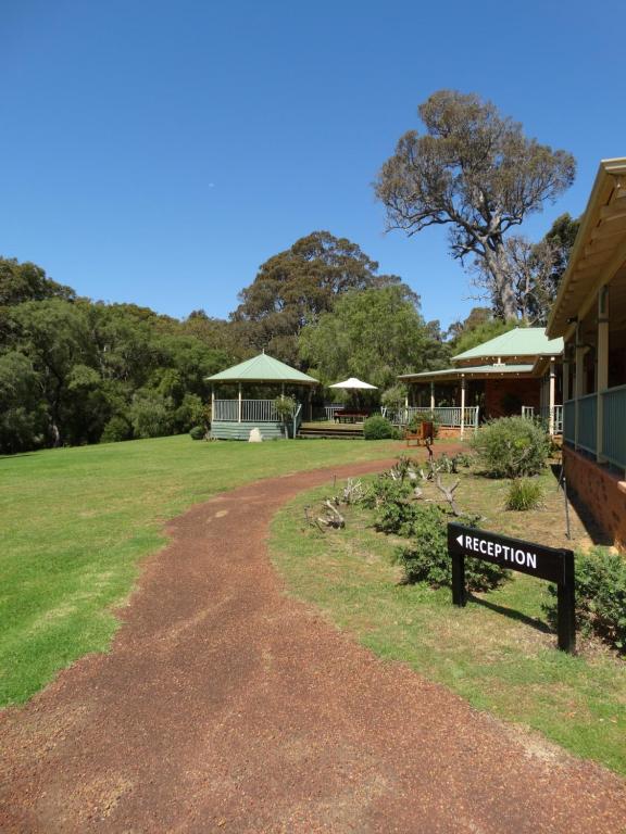 Pinda Lodge photo