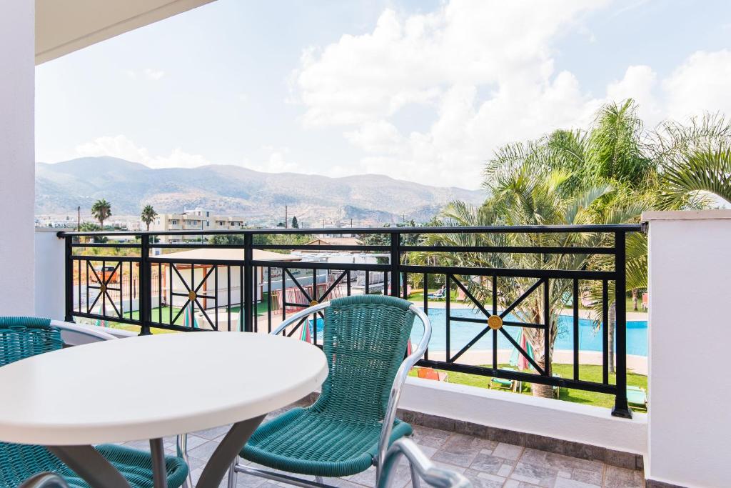 Balcony/terrace, Yiannis Manos Hotel Resort in Crete Island