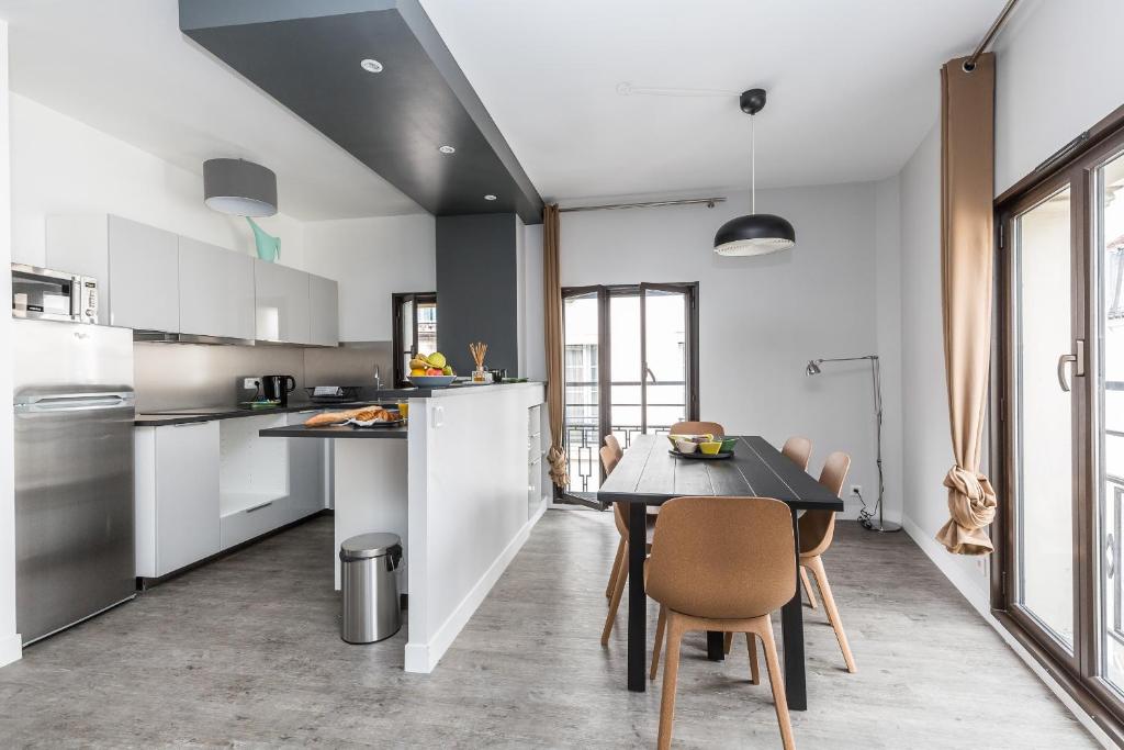 Facilities, Sweet Home Paris Apartment in Paris