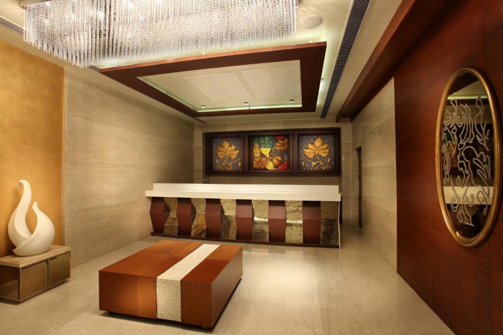 Mahagun Sarovar Portico Suites Ghaziabad photo