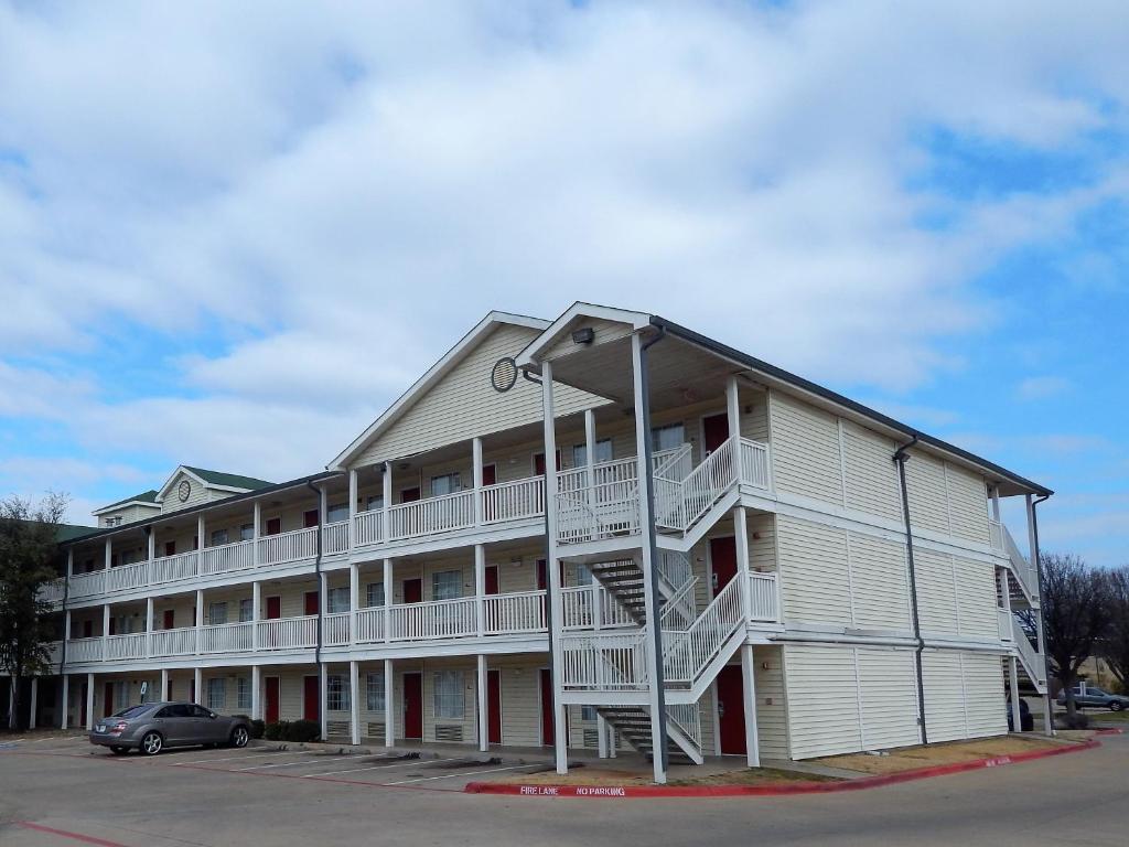 InTown Suites Extended Stay Lewisville TX - East Corporate Drive photo