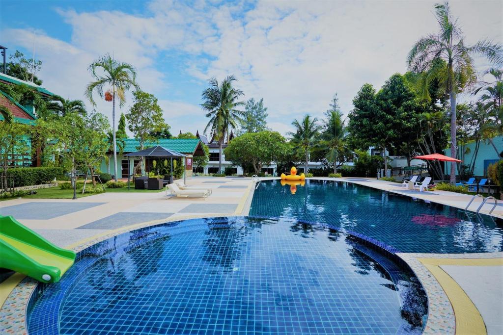 Swimming pool