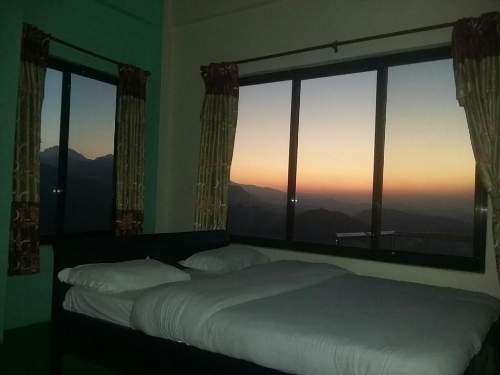 Himalayan crown lodge photo