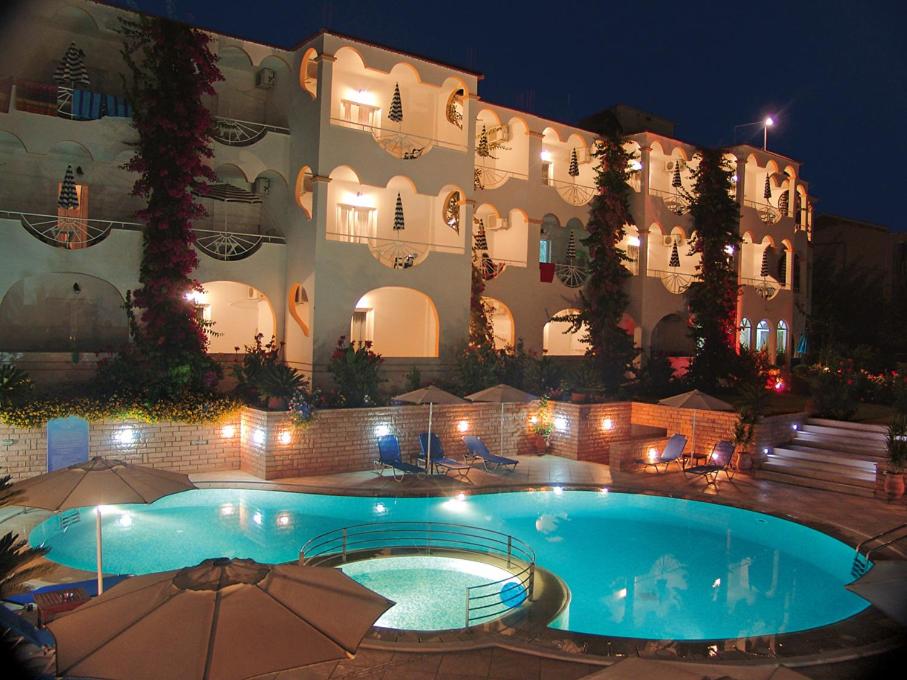 Exterior view, Haris Hotel Apartments and Suites in Paralia (Fanari)
