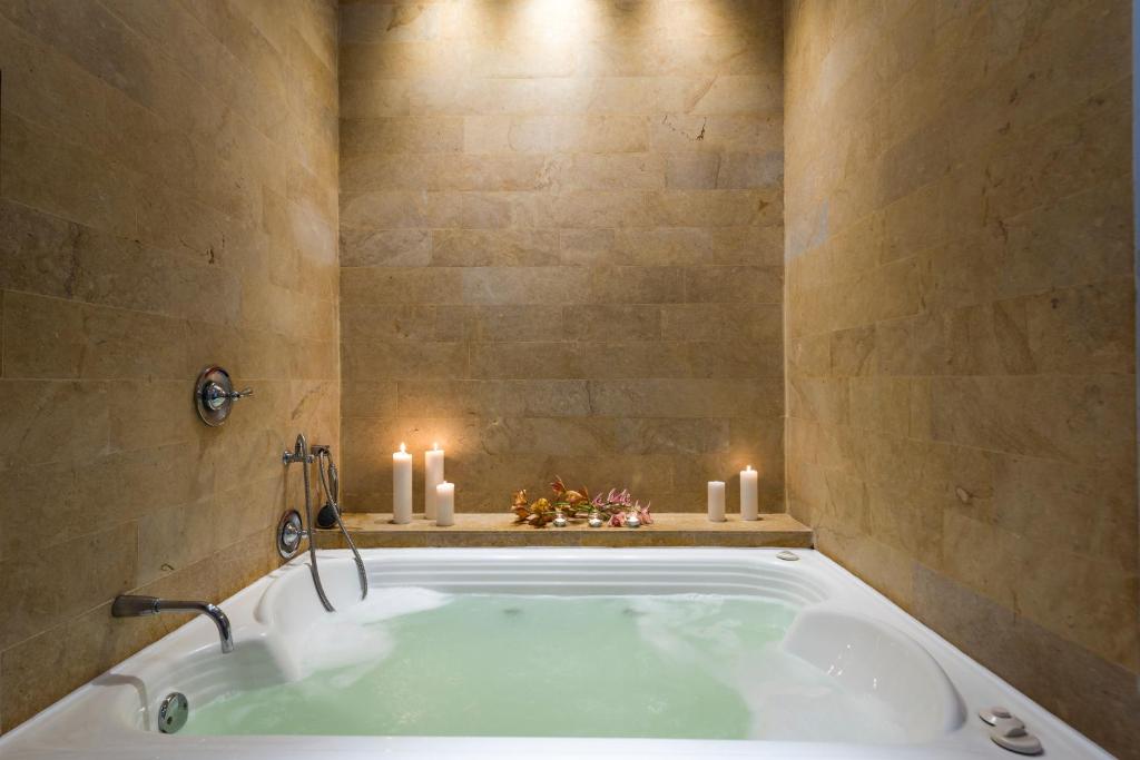 Hot tub