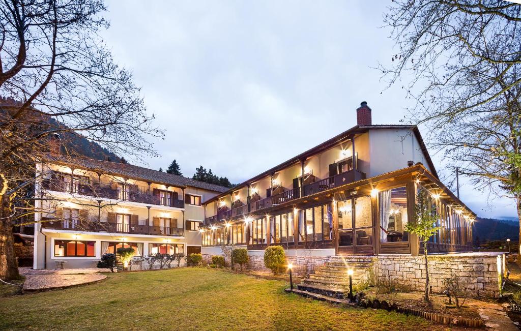 Exterior view, Country Club Hotel & Suites in Neo Mikro Chorio