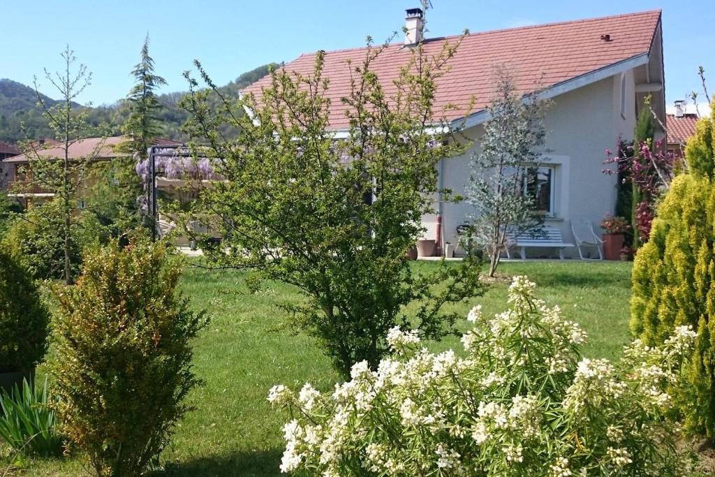 130 m2 Maison Entièrement pour vous ! Calme et activités