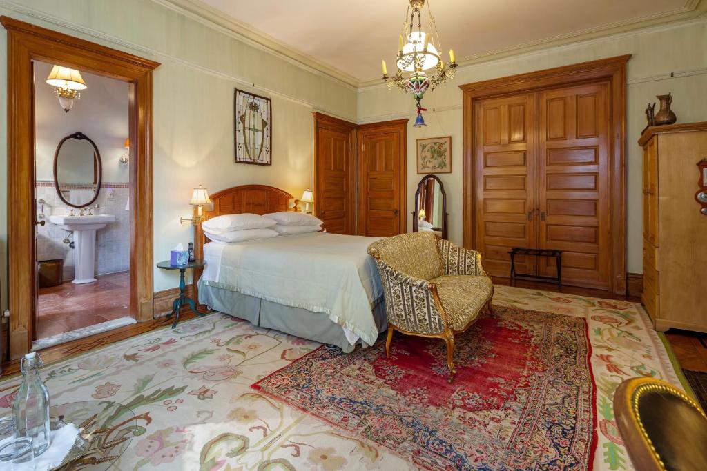 Manhattan Guest Suites photo