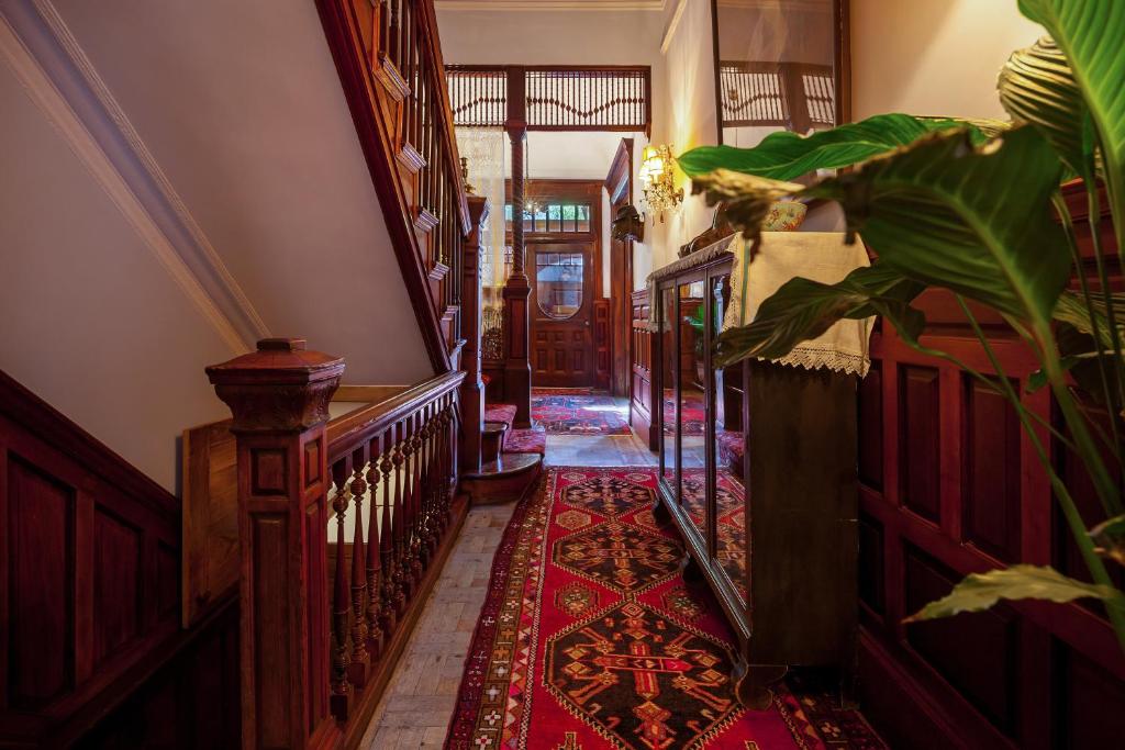 Manhattan Guest Suites photo