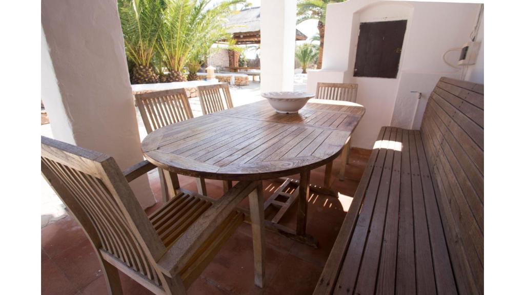 Villa Daniel is in a great location just 5 mins by taxi into Playa Den Bossa photo