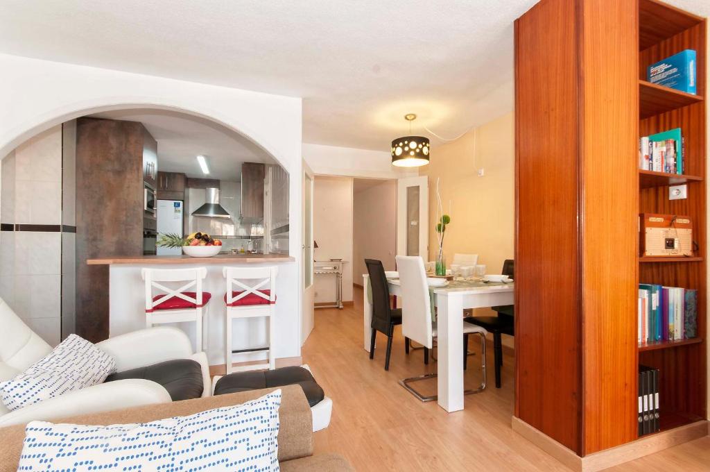 Apartamento frente Playa del Cura - 2