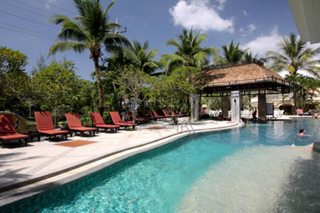 スイミングプール