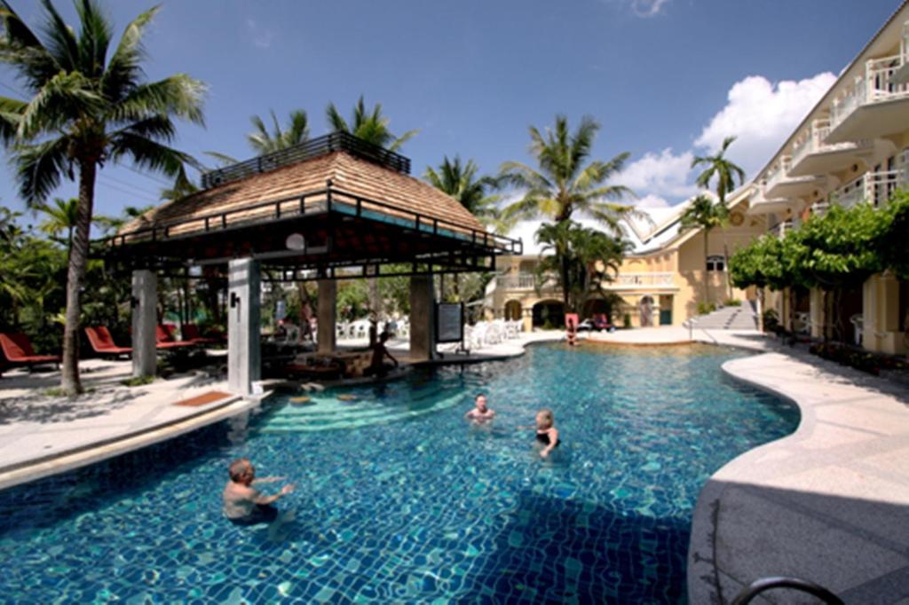 スイミングプール