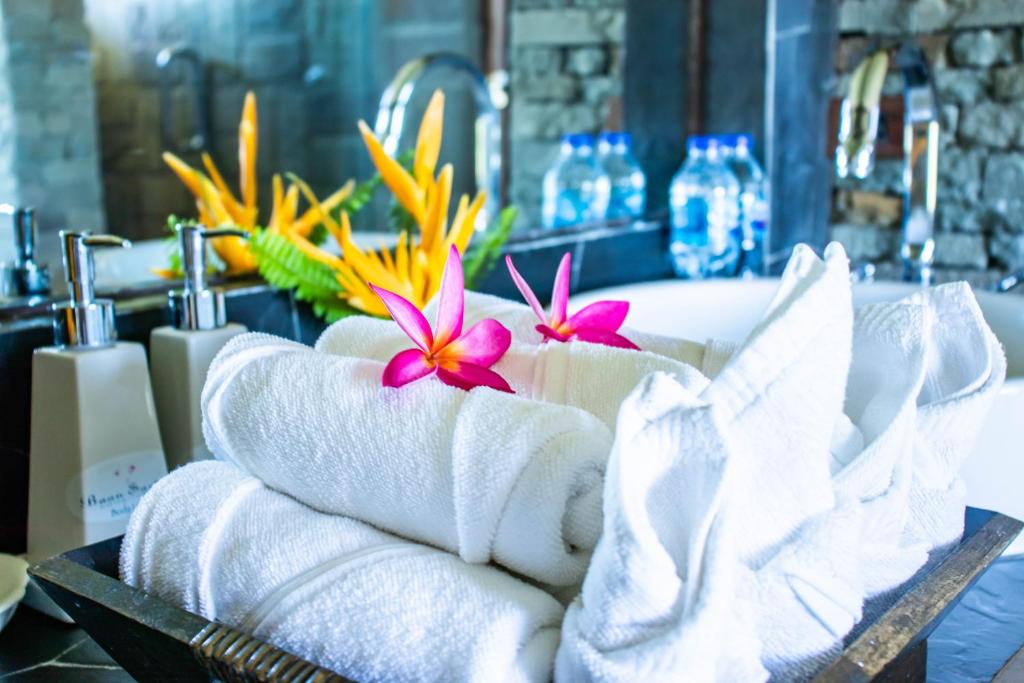 Baan Sawan Villa photo