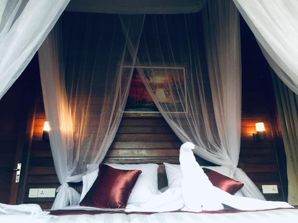 Sunday Huts Lembongan photo