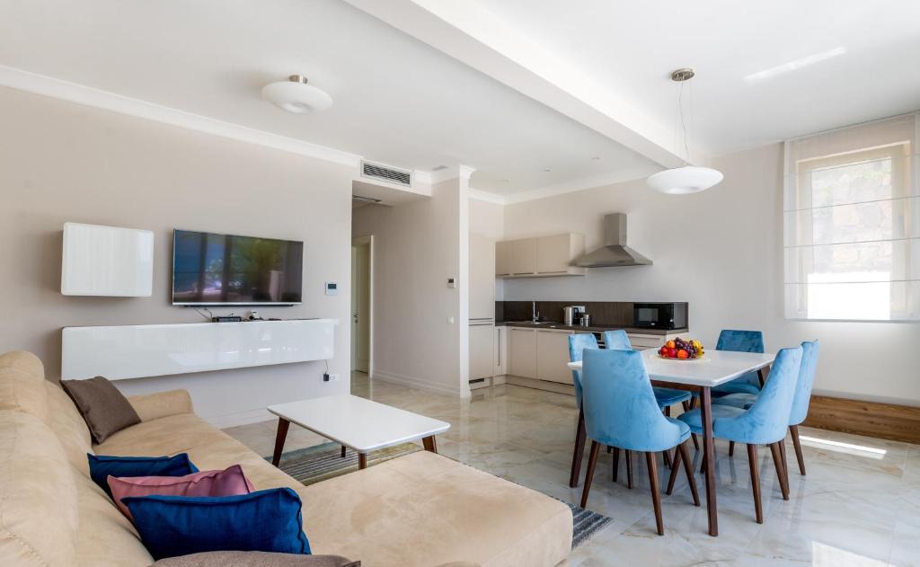 Facilities, Boka di Mare in Tivat